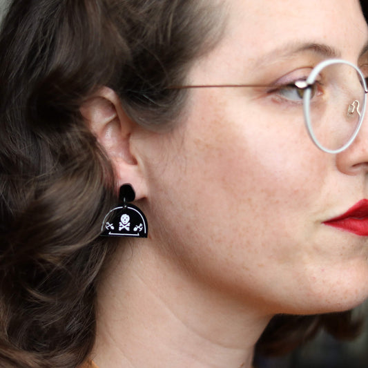 Skull & Crossbones Black Earrings